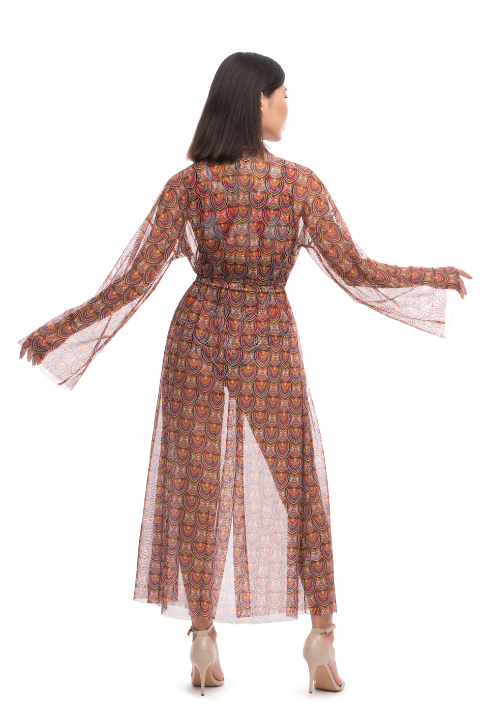 This file offers a concise summary of a sustainable smart swimwear item: the Africa print beach robe. With SPF 15 protection and tan-line-free technology, it's a stylish, sun-safe choice for beachgoers