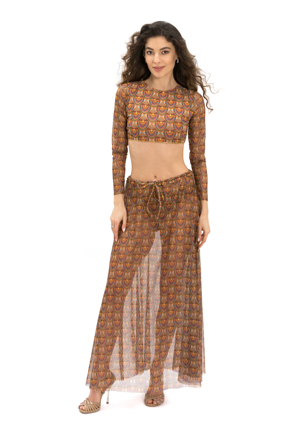 This file offers a concise overview of a sustainable smart swimwear product: the Africa print beach skirt. With SPF 15 protection and tan-without-tan-lines technology, it's a stylish option for beachgoers